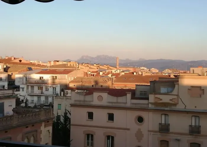 Pis Amb Grans Vistes A Montserrat